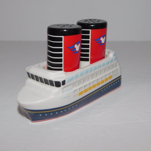 Disney Cruise Line DCL boat ship funnel Salt and Pepper Shaker Set - Unused - Picture 2 of 6